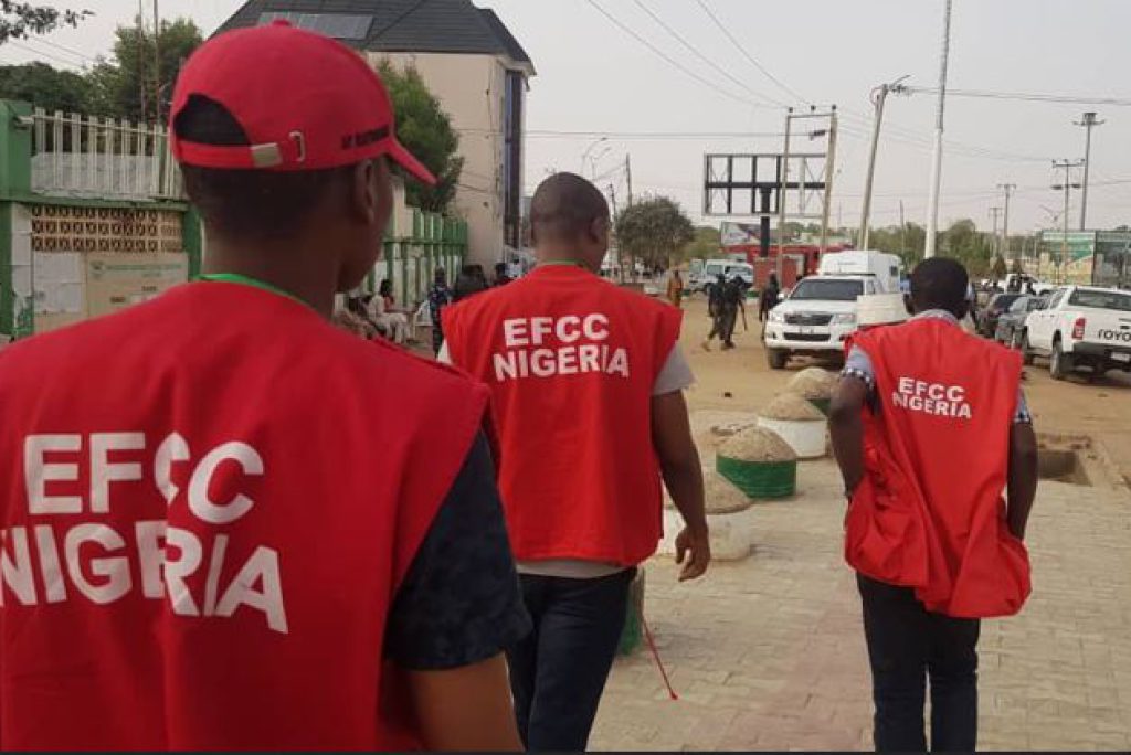 EFCC is considering prosecuting 300 individuals involved in forex racketeering.