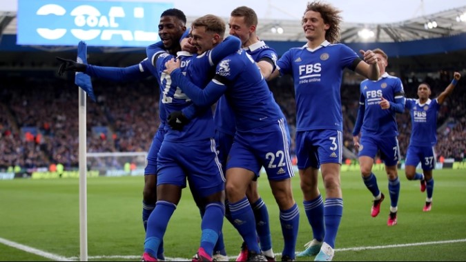 Leicester secures promotion to the Premier League while Leeds suffer defeat.