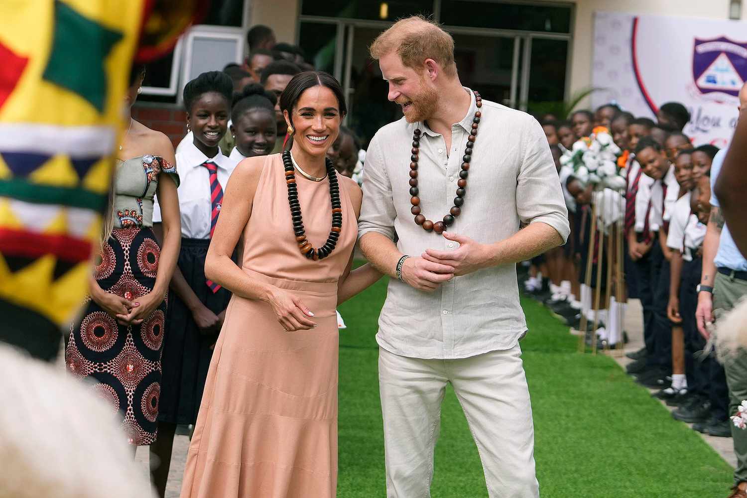 Meghan Markle and Prince Harry emerge in Nigeria with an important message for children: “There’s no need to endure in silence.”